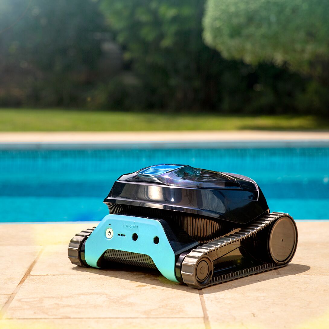 Dolphin LIBERTY™ 300 Cordless Robotic Cleaner