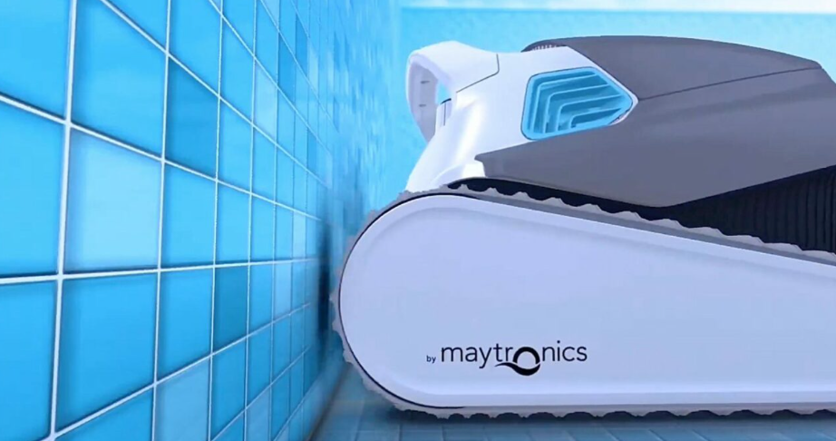 Maytronics Dolphin Active 30 (WiF) Robotic Pool Cleaner